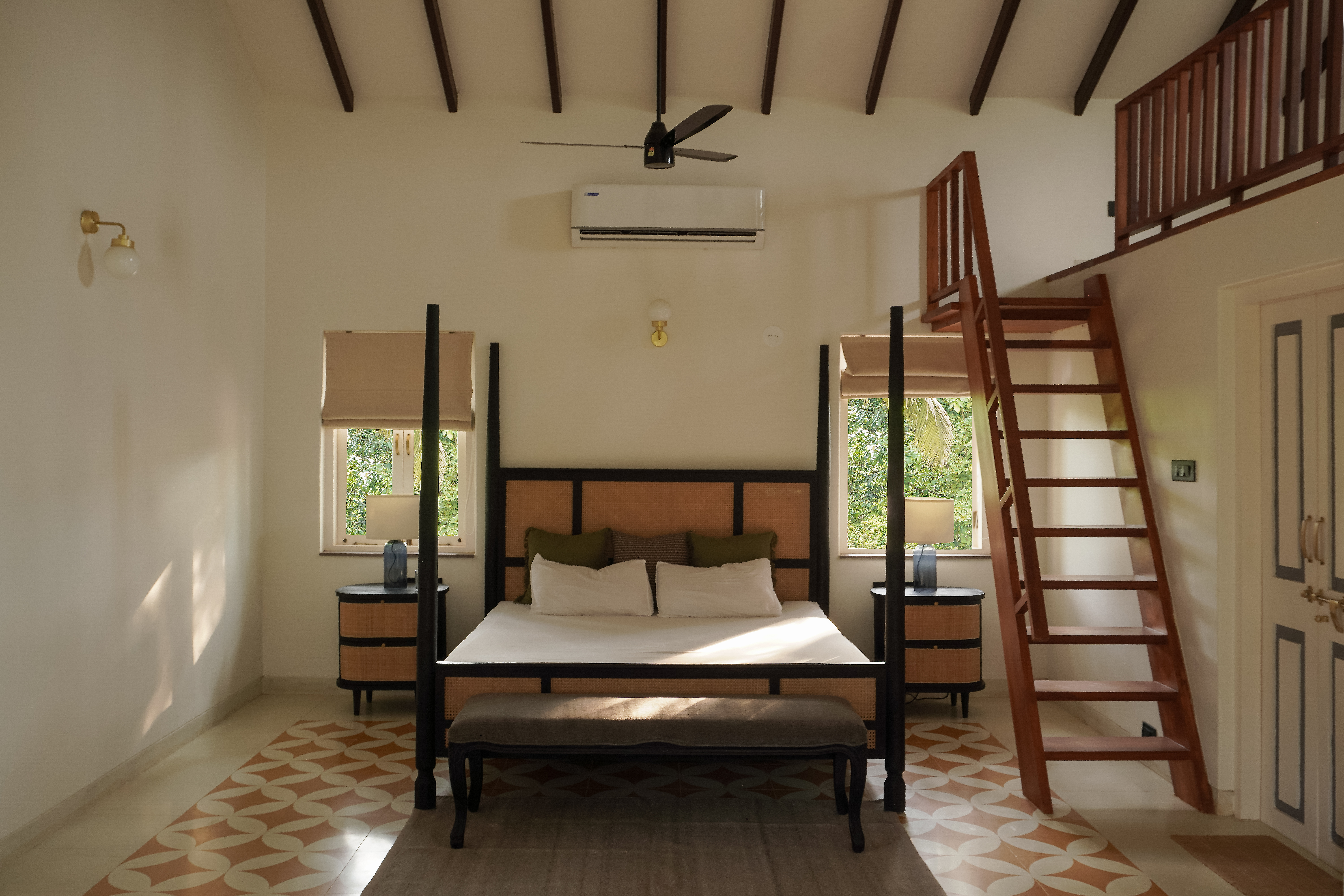 Four-Poster Suite — Mezzanine loft access